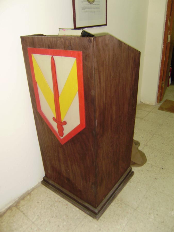 210IIlectern3
