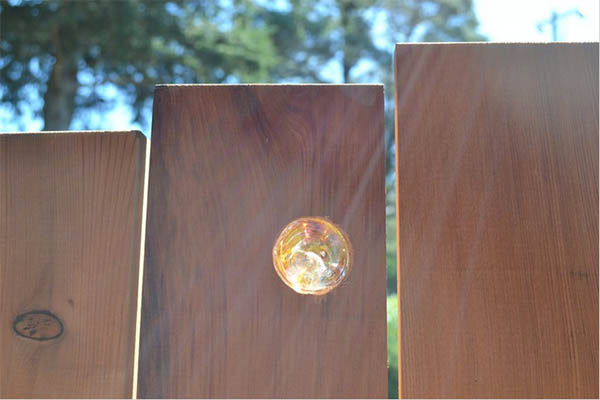 438TWFenceBoardWithRondelGlass