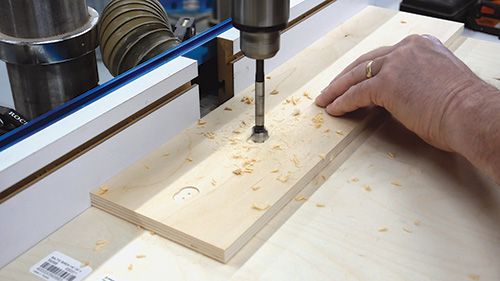 Cutting recesses for bolt heads with forstner bit