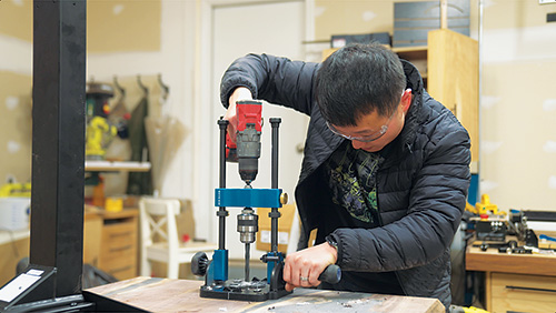Alex Fang using Rockler drilling jig