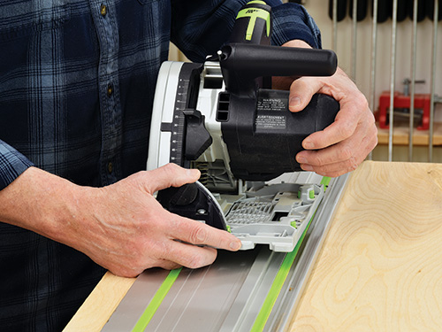 Setting saw in aluminum track