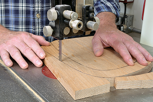 Cutting curved banana hook pattern with band saw