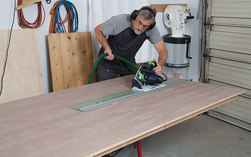 Cutting down plywood sheet