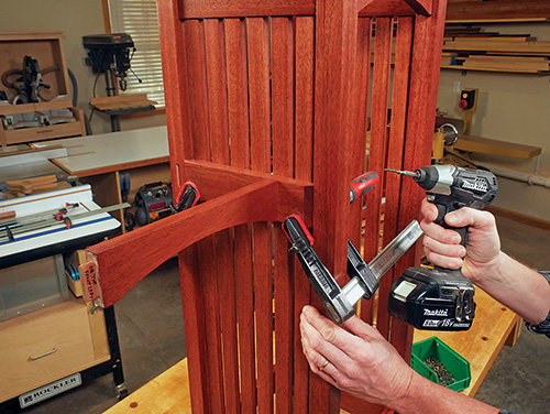 Clamping crossrail for plant stand in place