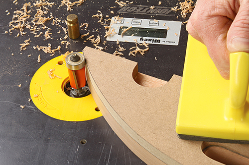 Smoothing curves on tray at router table
