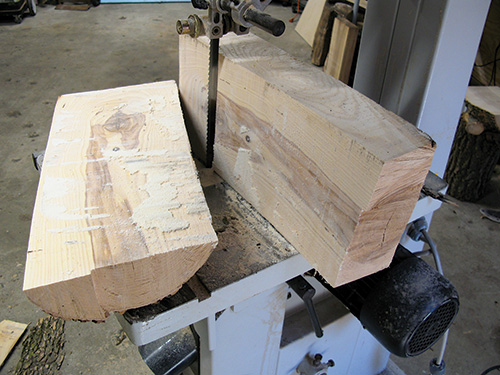 Cutting large turning blanks from log
