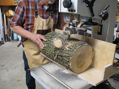 Plywood jig for log sawing