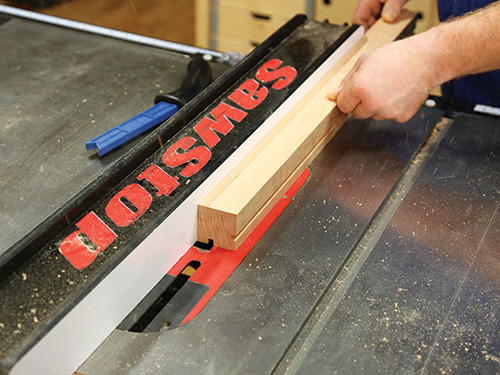 Cutting installation grooves in kennel stiles