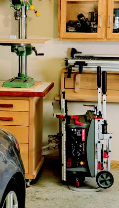 Craftsman’s 28463 takes up just 18" x 24" of floor space when folded up — a plus for small shops with limited storage space.