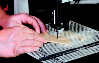 Another key feature is its ribbed cast-alloy table.