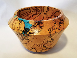Turned bowl with lip accent