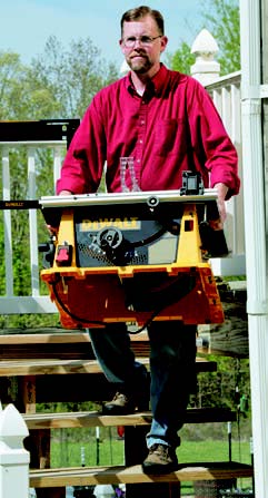 Portable table saws enable you to carry out sawing tasks wherever they’re most convenient: on the deck, in the basement or out in the yard. You’re not limited to the shop floor here.