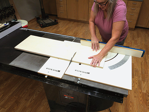 Crosscutting step pieces with table saw sled