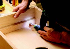 Fastening supports for dust cart vacuum chamber