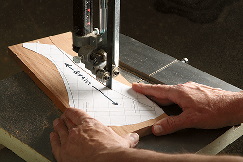 Cutting lamp foot pattern with band saw