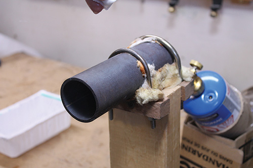 Using water to test heat of wood bending pipe