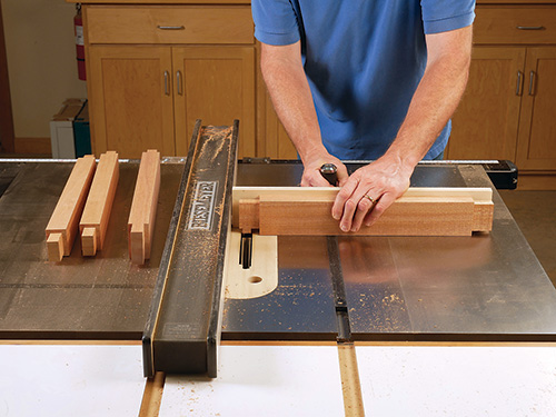 Cutting garden bench stretcher tenons on table saw