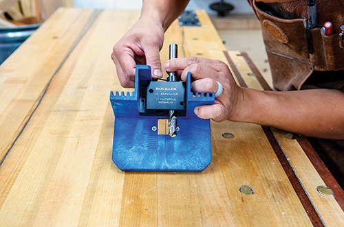 Setting up beadlock jig for making joinery cut