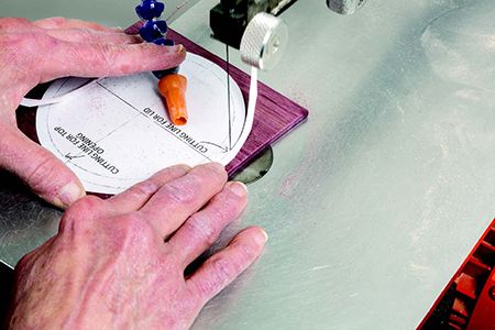 Cut the lid carefully to ensure a well-rounded shape.