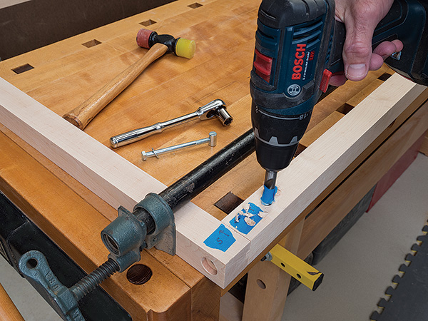 Cutting cross dowel holes with drill