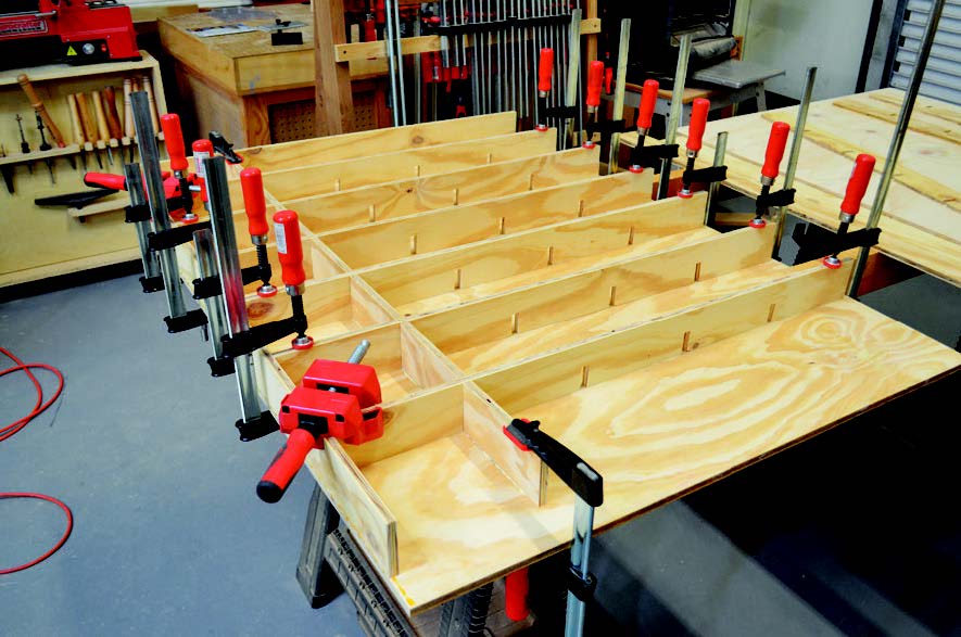 Second step gluing set-up for building folding workstation torsion box