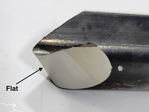 Woodturning gouge with flat blade