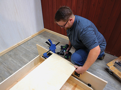 Assembling Murphy bed headboard