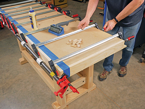 Clamping workbench edging with pipe and bar clamps