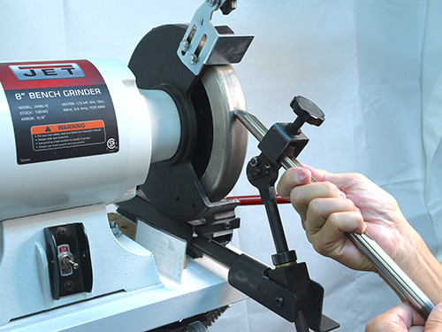 Using tool rest to aid turning tool sharpening