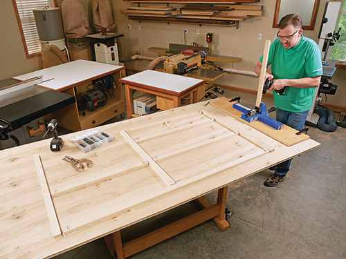 Drilling pocket holes in miter station frame with jig