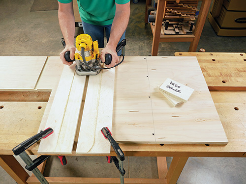 Cutting dado slot with router