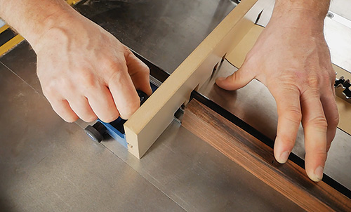 Adjusting Rockler Cross Lap Jig to material thickness 