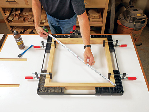 Measuring diagonal of nesting table leg frame