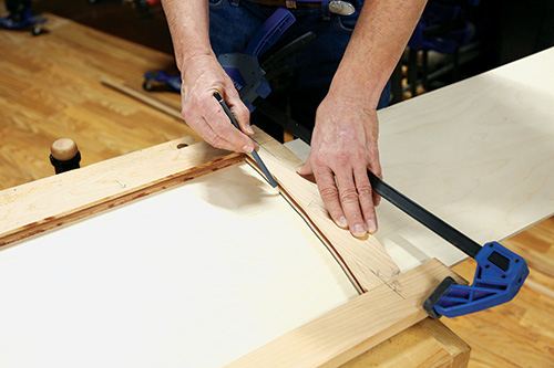 Marking divider panel curve