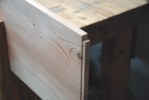 Shoulders cut into console panel tongues