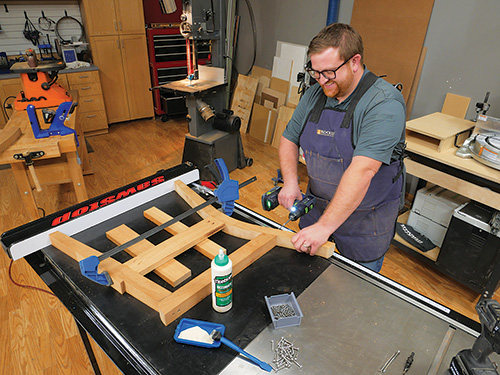 Fastening love seat side assembly with glue and screws