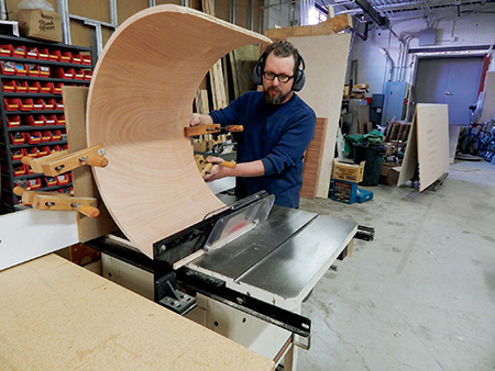 Making cut in curved vanity panel along table saw fence