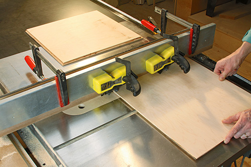 Cutting rabbet in drawer bottom with a table saw