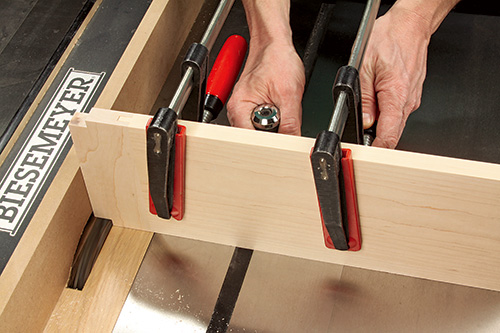 Assembling and clamping a dresser drawer divider