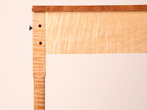 Shaker End Table side detail