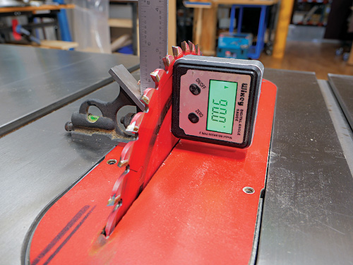 Wixie digital angle gauge reading 90 degrees