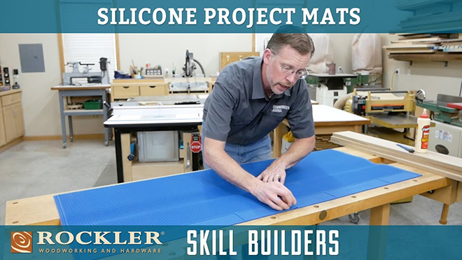 Using a silicone work mat