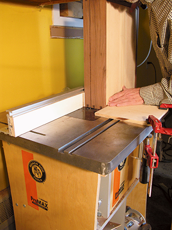 Testing dovetail cutting set-up on router