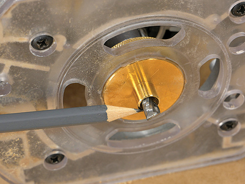 Putting upspiral bit in router