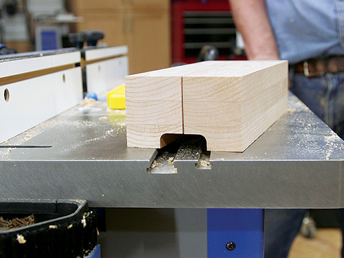 Showing mirrored cove cuts in both parts of trivet base