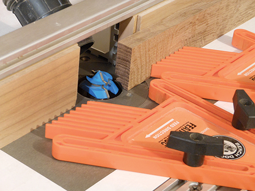 Cutting second half of locking miter joint