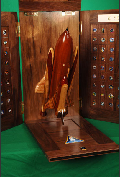 TWShuttleInDisplayBox