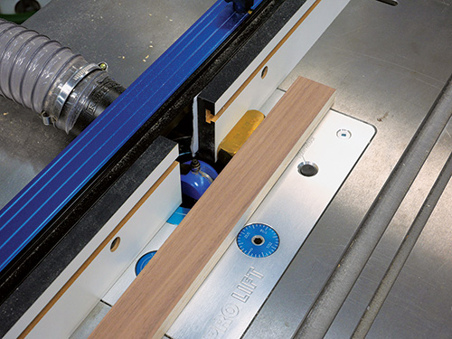 Setting router cut with set-up block