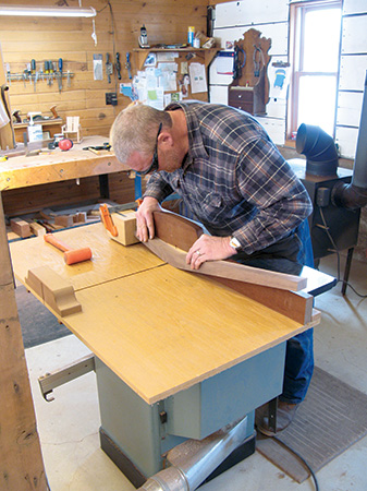 Cutting joinery notches with a full-kerf table saw blade