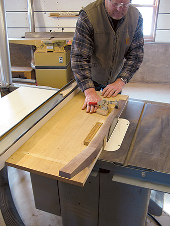 Tapering a leg using a shop-made jigs